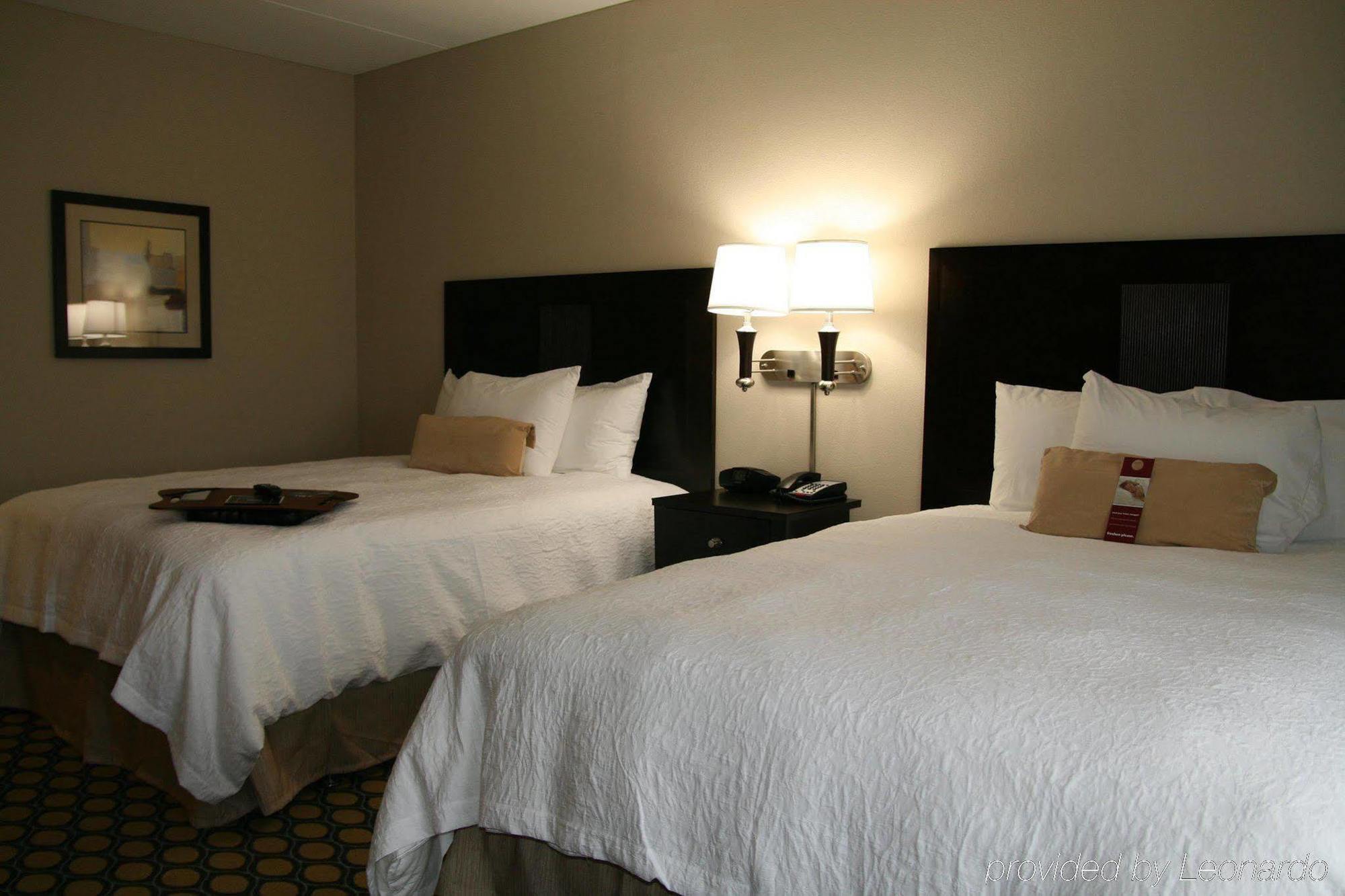 Hampton Inn North Brunswick Nj Exterior photo