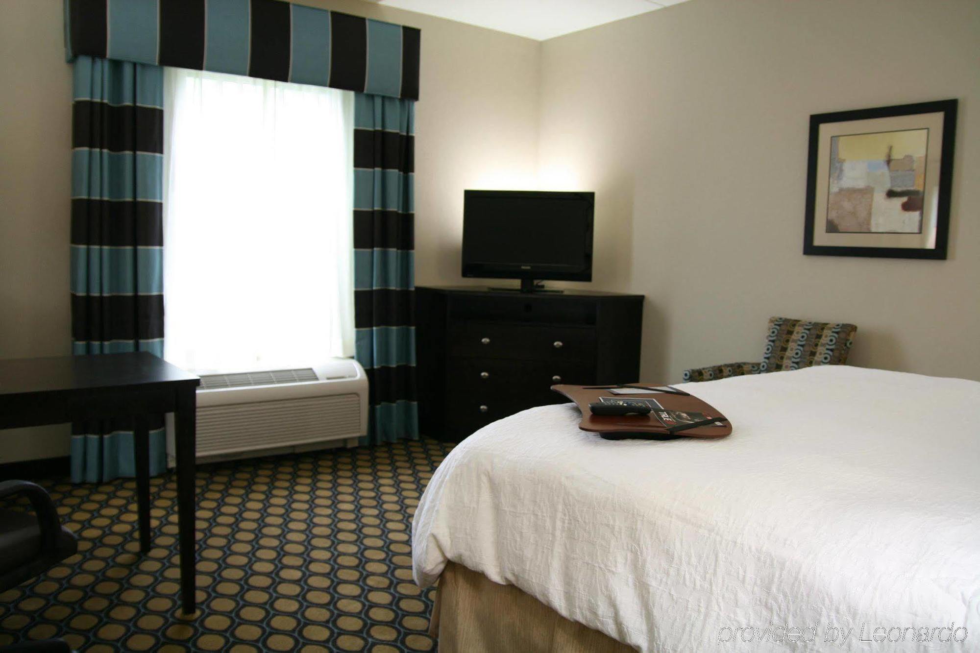 Hampton Inn North Brunswick Nj Exterior photo